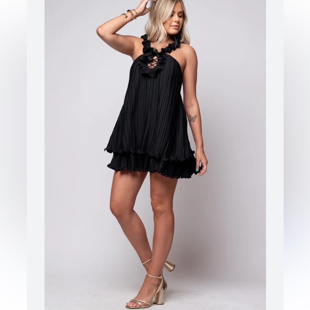 Elliatt Drama Dress Size XS - Picture 2 of 11